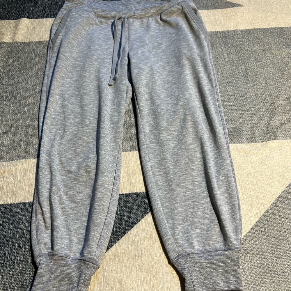 Athleta Lightweight Capri Sweatpant - Size S - Grey Heather